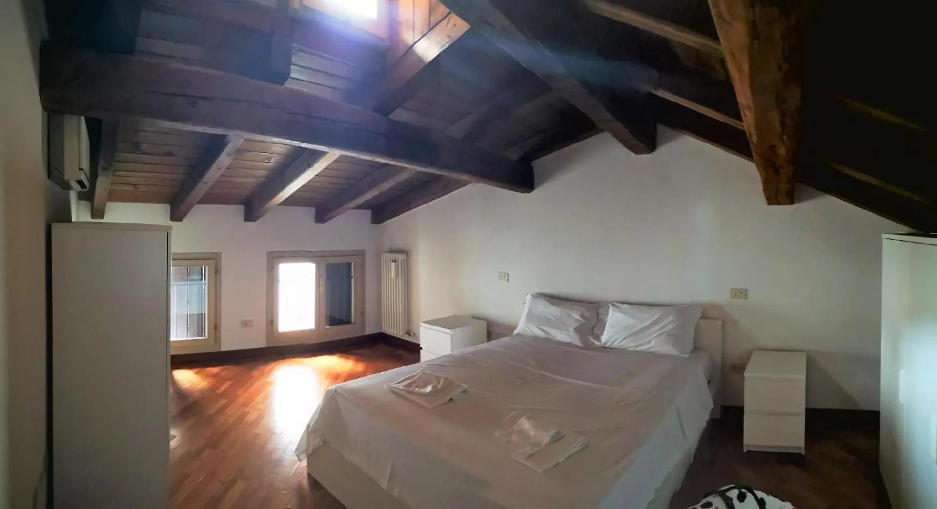 Via Pepoli Apartments Bolonia
