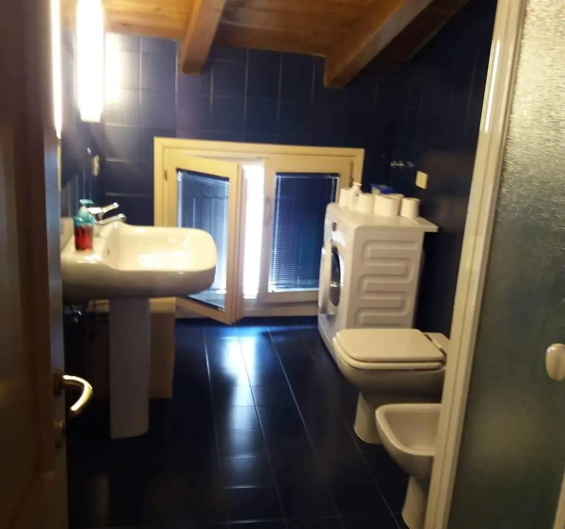 Via Pepoli Apartments بولونيا