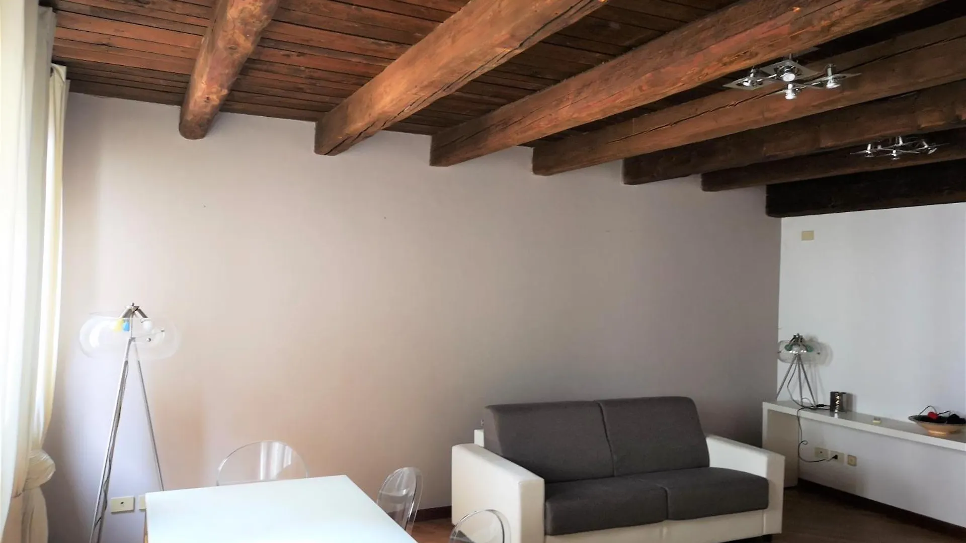 Via Pepoli Apartments بولونيا